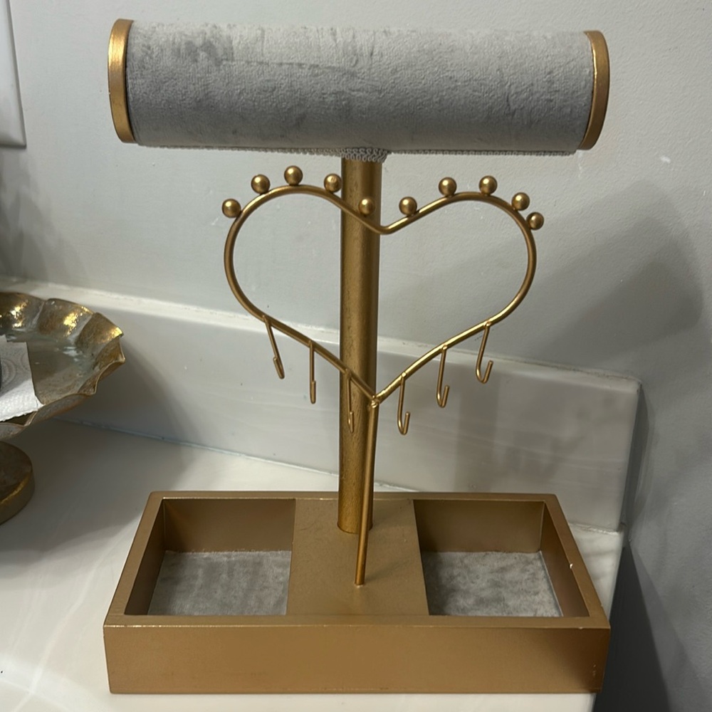 Jewelry stand
